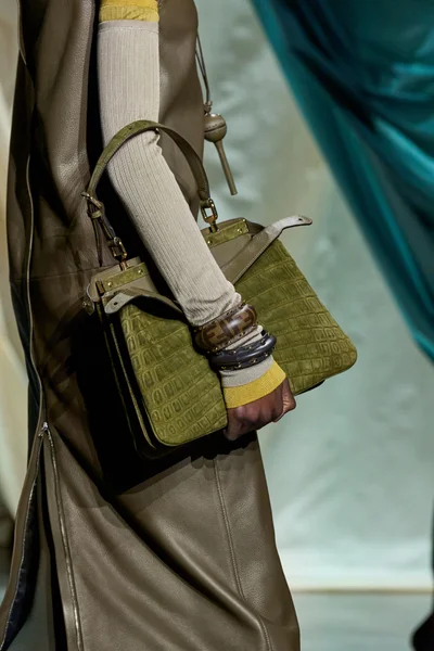 Look 37